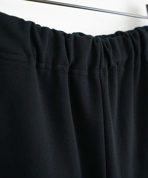 Mochi / home&miles.モチ / ホーム＆マイルズ.tapered sweatpants [black]