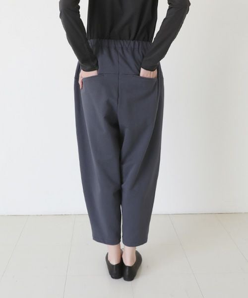 Mochi / home&miles.モチ / ホーム＆マイルズ.tapered sweatpants [charcoal grey]