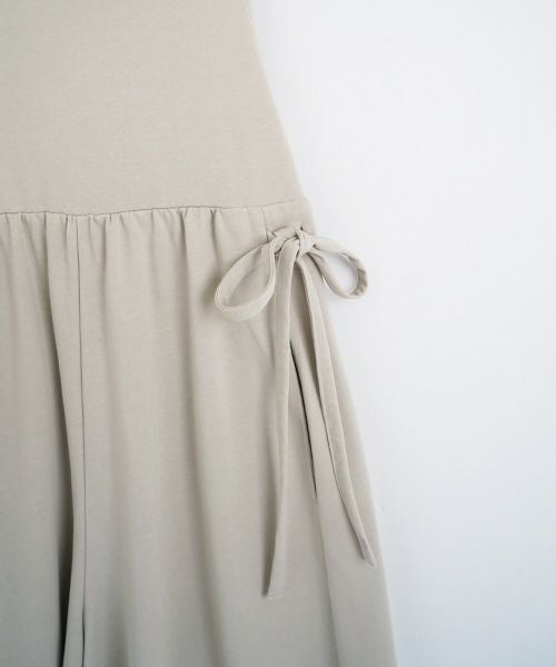 Mochi / home&miles.モチ / ホーム＆マイルズ.apron sweatsalopette [chalk]