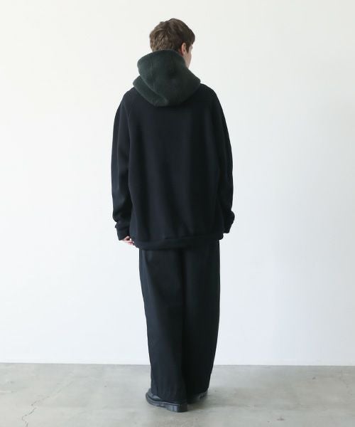 VU.ヴウ.ballon over boa hoody vu-a23-t06[BLACK×MOSS GREEN]