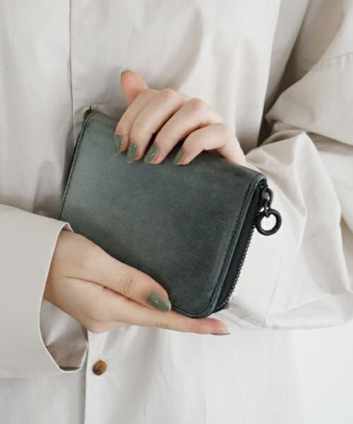 VUm PRODUCT B13 zip wallet wax cow leather / wax black