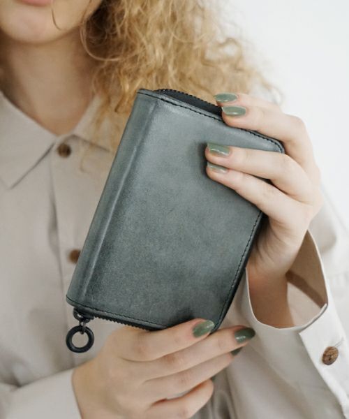 VU PRODUCT zip wallet 定価22000円 二つ折り財布 グリーングレー レディース ヴウプロダクト【中古】5-0926G♪ VU PRODUCT 鹿革スクエアジップウォレット｜軽くて柔らかいディア