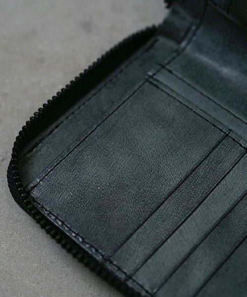 VUm PRODUCT B13 zip wallet wax cow leather / wax black