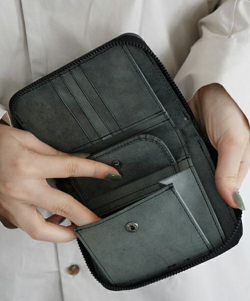 VU PRODUCT zip wallet 定価22000円 二つ折り財布 グリーングレー レディース ヴウプロダクト【中古】5-0926G♪ VU PRODUCT 鹿革スクエアジップウォレット｜軽くて柔らかいディア