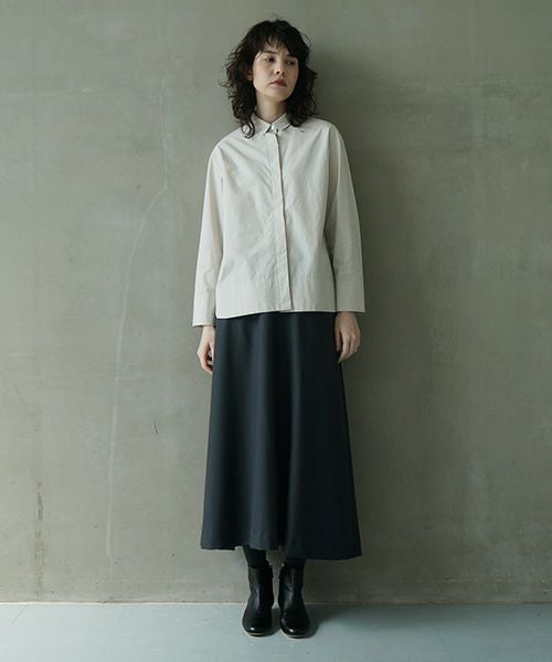 Mochi.モチ.finx cotton shirt [off beige]