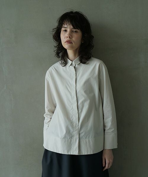 Mochi.モチ.finx cotton shirt [off beige]