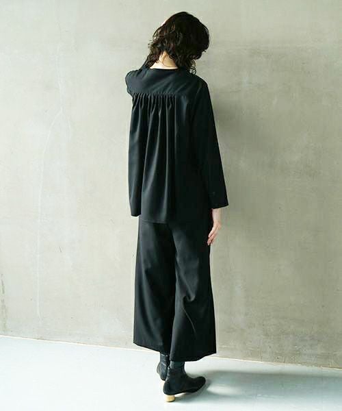 Mochi.モチ.fly front tuck blouse [black]