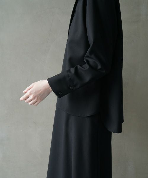 Mochi.モチ.fly front tuck blouse [black]