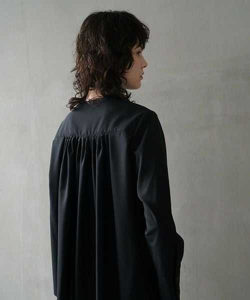 Mochi.モチ.fly front tuck blouse [black]