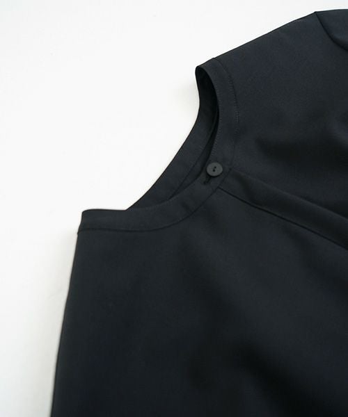 Mochi.モチ.fly front tuck blouse [black]