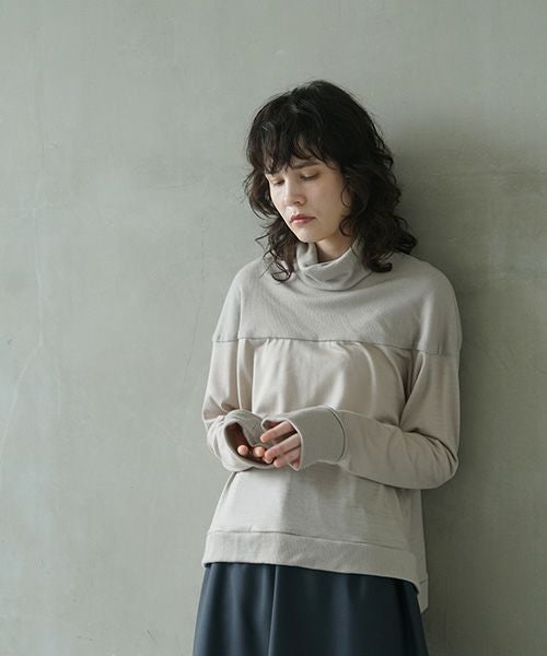 Mochi.モチ.turtleneck knit [grey beige]
