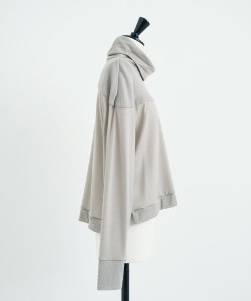 Mochi.モチ.turtleneck knit [grey beige]