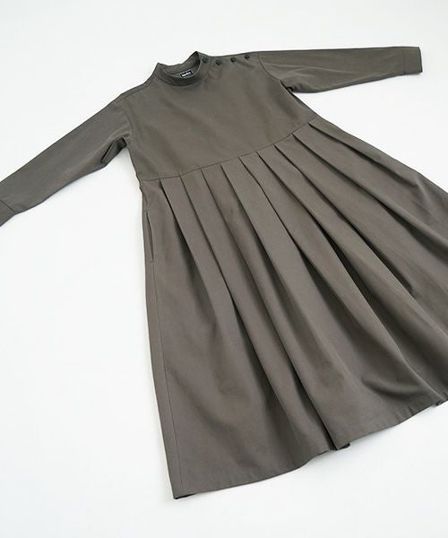 Mochi.モチ.hight neck tuck dress [dark moss green]