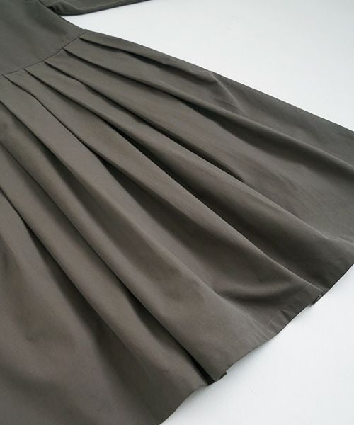 Mochi モチ Mochi公式 Mochi通販 Mochi服 Mochiツイッター Mochiインスタ hight neck tuck dress [dark moss green]