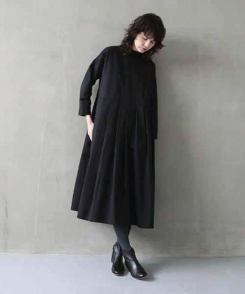 Mochi.モチ.hight neck tuck dress [black]