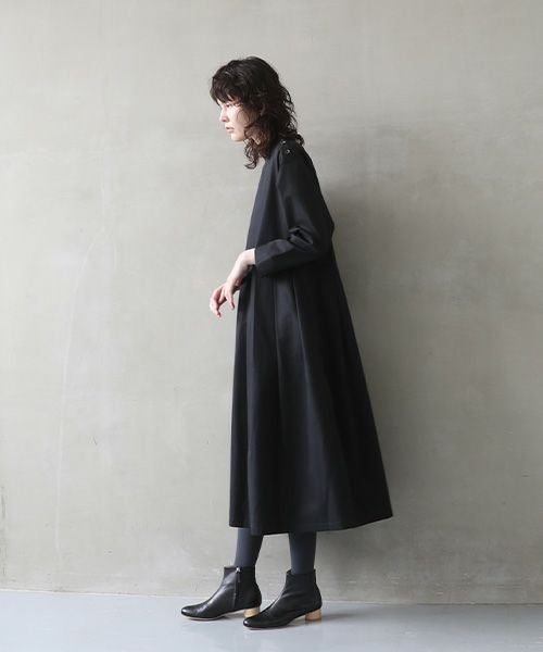 Mochi.モチ.hight neck tuck dress [black]