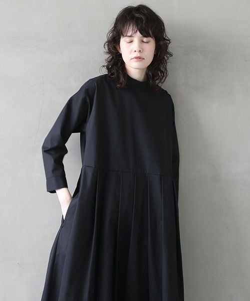 Mochi.モチ.hight neck tuck dress [black]