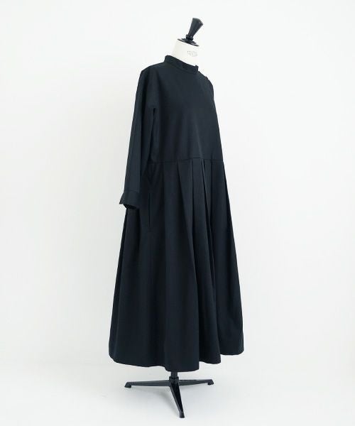 Mochi.モチ.hight neck tuck dress [black]