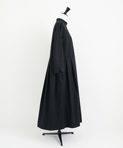 Mochi.モチ.hight neck tuck dress [black]