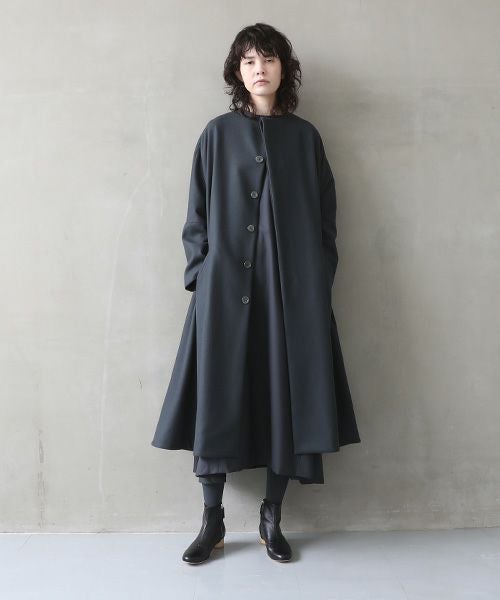 Mochi ウール100% ノーカラーコート ブラック サイズ1 Mochi モチ no collar coat [dark moss grey]