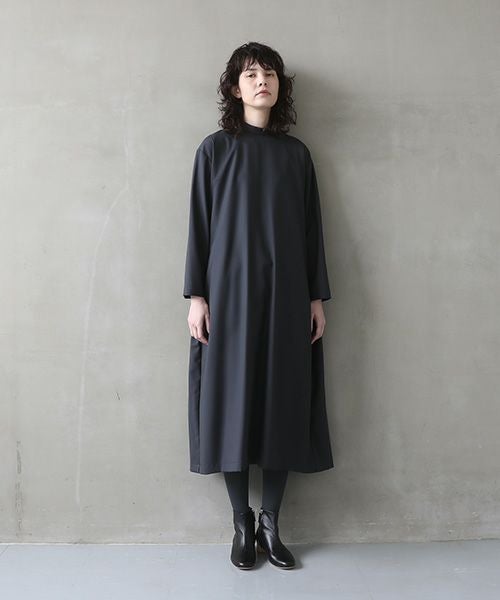 Mochi モチ high neck dress [dark moss grey]