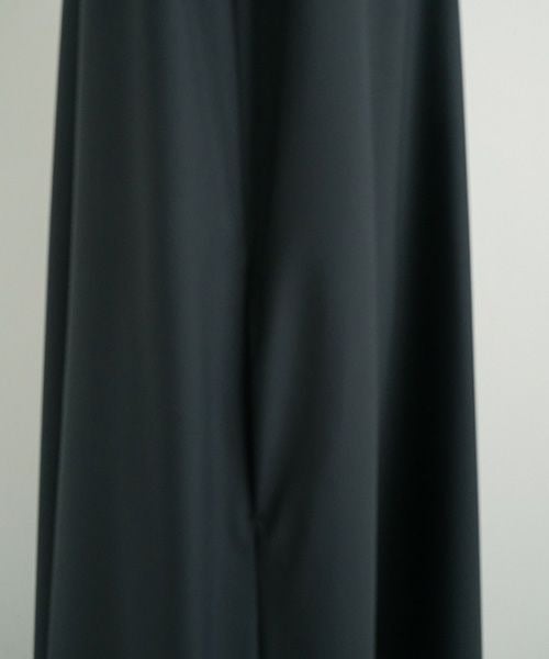 Mochi.モチ.v-neck dress [dark moss grey]