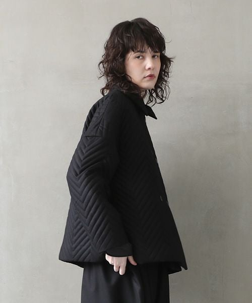 Mochi モチ quilted jacket [black]