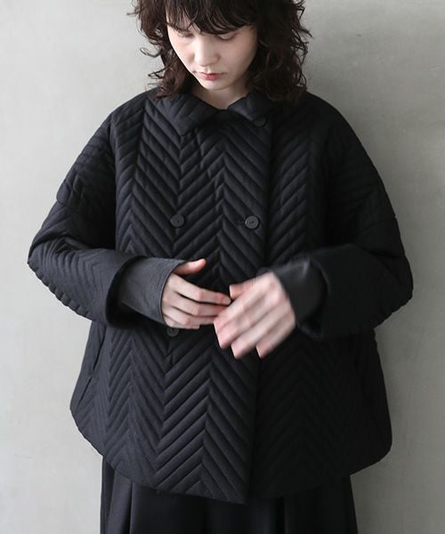 Mochi モチ quilted jacket [black]