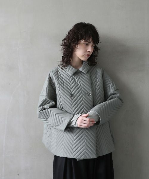 Mochi.モチ.quilted jacket  [green grey]