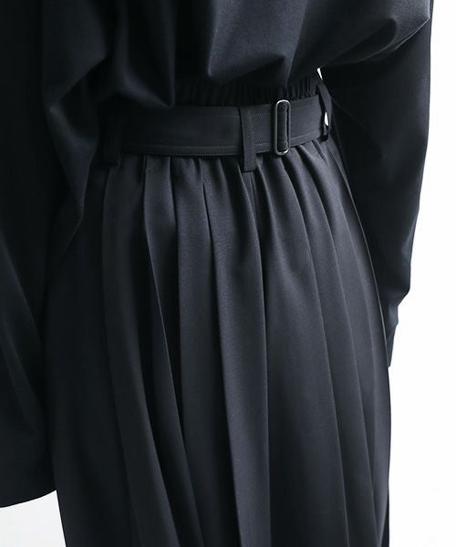 HATRA.ハトラ.Hak Pleats Pants [black]