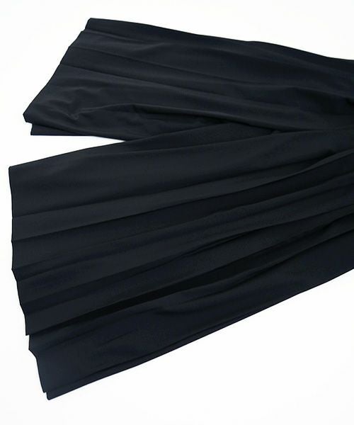 HATRA ハトラ Hak Pleats Pants [black]