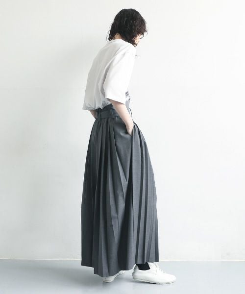 HATRA ハトラ Hak Pleats Pants [grey]