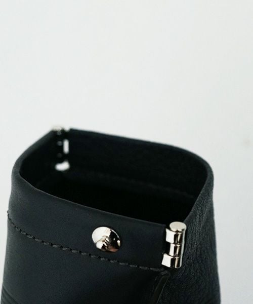 EDROBERTJUDSON.エドロバートジャドソン.shackle bifold wallet [B01XWL-65/05/black]