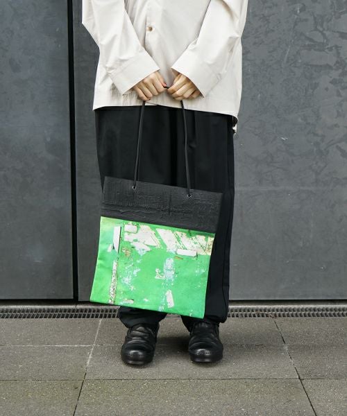 KAGARI YUSUKE.壁布トート ウエダ