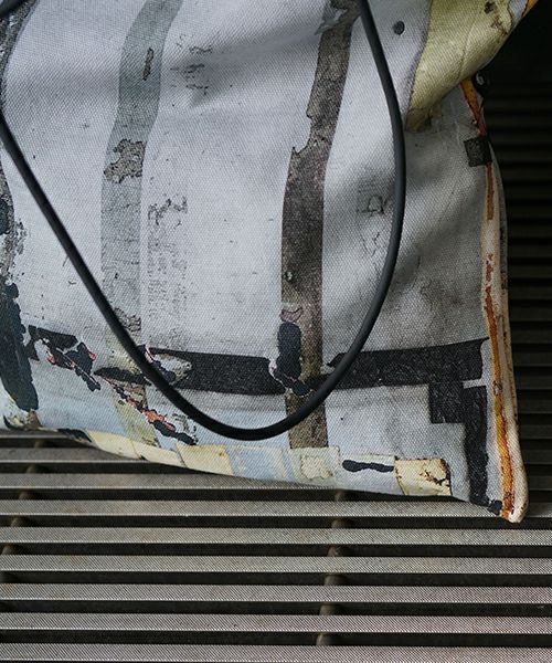 KAGARI YUSUKE.壁布トート アワザ