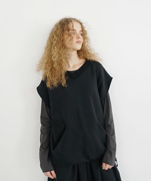 Mochi / home&miles.モチ / ホーム＆マイルズ.v-neck vest [black]