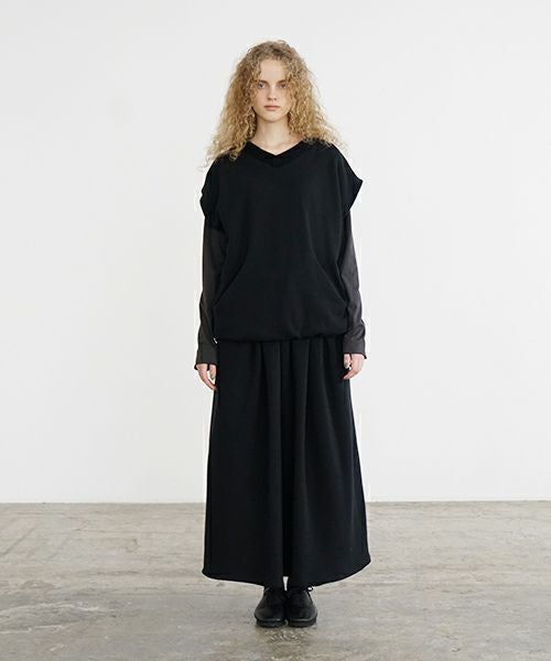 Mochi / home&miles.モチ / ホーム＆マイルズ.v-neck vest [black]