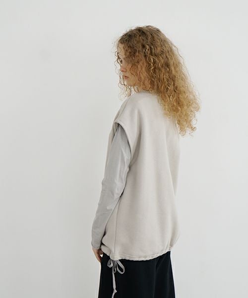 Mochi / home&miles.モチ / ホーム＆マイルズ.v-neck vest [greige]