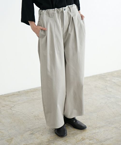 VUm ヴウエム knee wide pants finx cotton [CHALK] vu-s24-p06