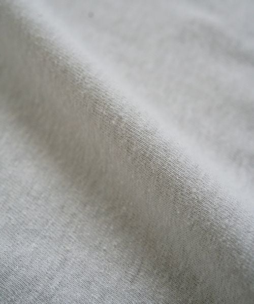 Mochi モチ tuck t-shirt [ms22-to-02/chalk] タックTシャツ