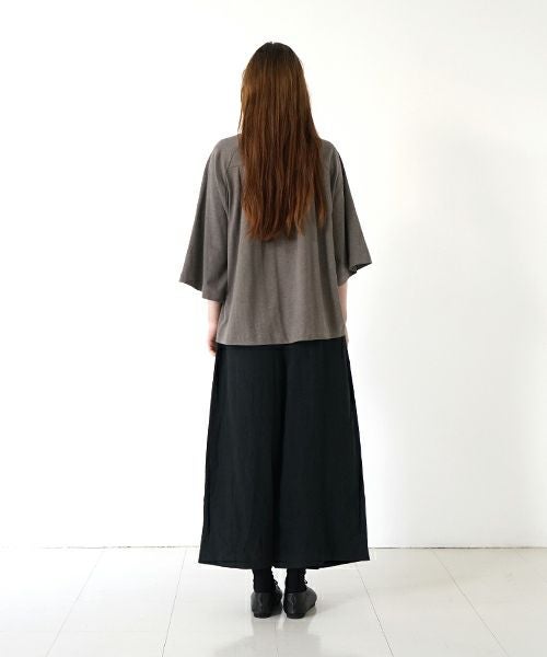 Mochi モチ tuck t-shirt [ms22-to-02/greige] タックTシャツ