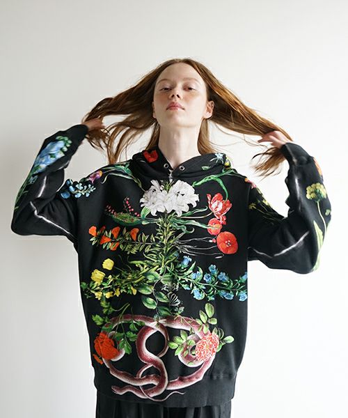 AHCAHCUMあちゃちゅむお花体パーカー（クロ）01-231-0701