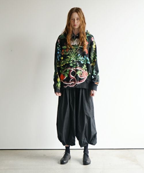 AHCAHCUMあちゃちゅむお花体パーカー（クロ）01-231-0701