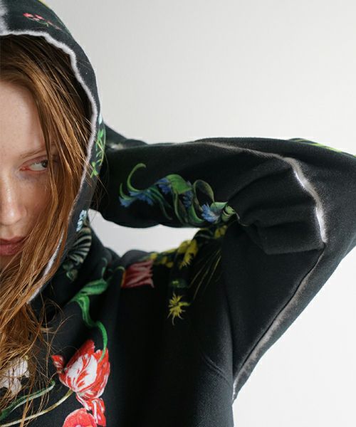 AHCAHCUMあちゃちゅむお花体パーカー（クロ）01-231-0701