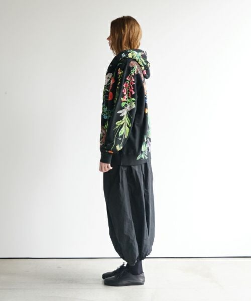 AHCAHCUM あちゃちゅむ お花体ジップパーカー（クロ）01-231-0702