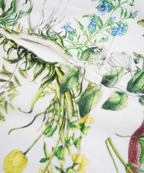 AHCAHCUMあちゃちゅむお花の体ジップパーカー（シロ）