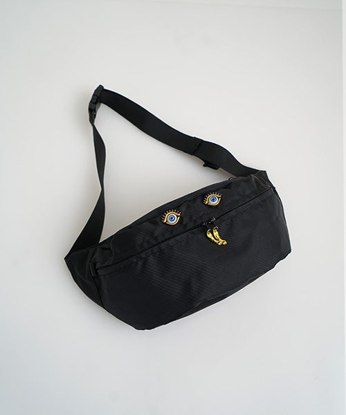AHCAHCUM あちゃちゅむお目目BODY BAG（クロ）