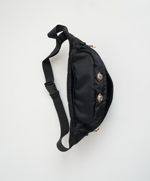 AHCAHCUM あちゃちゅむお目目BODY BAG（クロ）