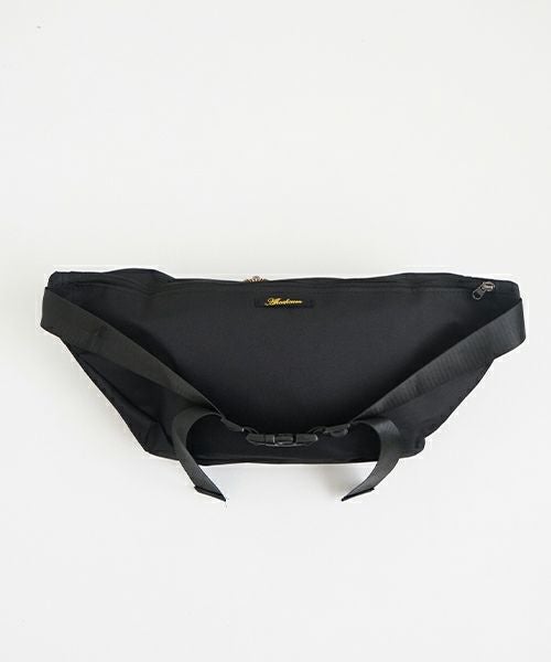 AHCAHCUM あちゃちゅむ お目目BODY BAG（クロ）