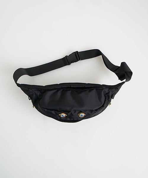 AHCAHCUM あちゃちゅむお目目BODY BAG（クロ）